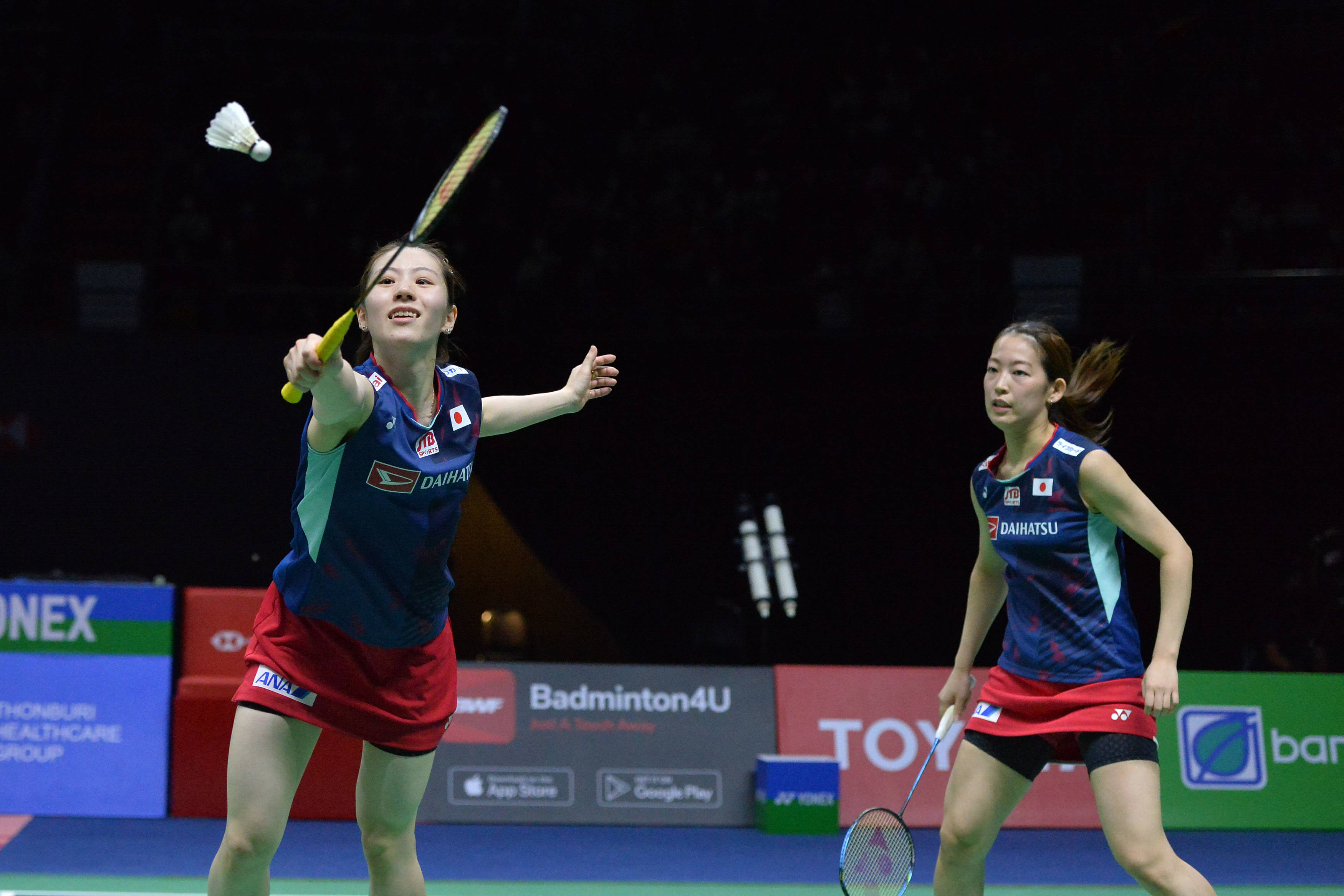 泰国羽毛球队横扫日本羽毛球队，安赛龙三分雨点燃全场