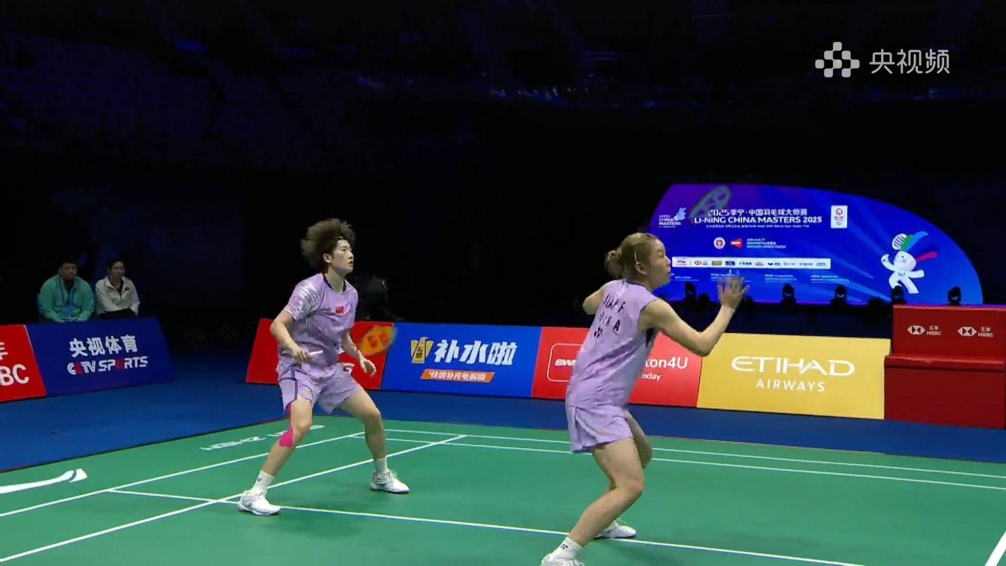 开云体育-中国羽毛球队鏖战韩国羽毛球队，陶菲克爆发神勇的简单介绍