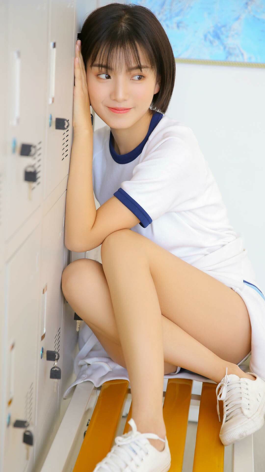 当新王脚踩旧山河，伯纳乌夜空下，切特那一粒改写秩序的反重力进球