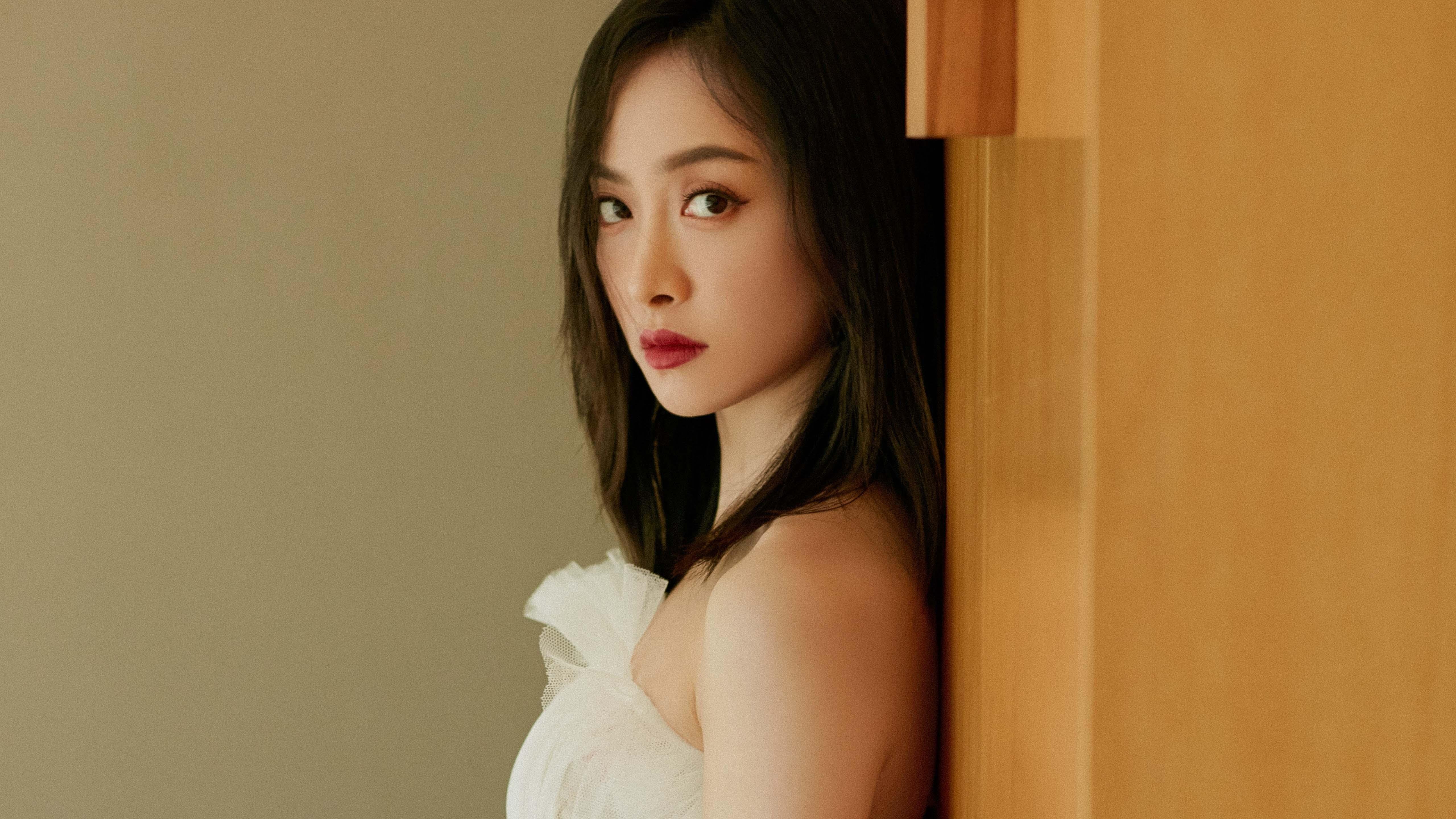 北欧童话重现！冰岛极致防反完胜突尼斯，奥斯梅恩一锤定音成关键先生