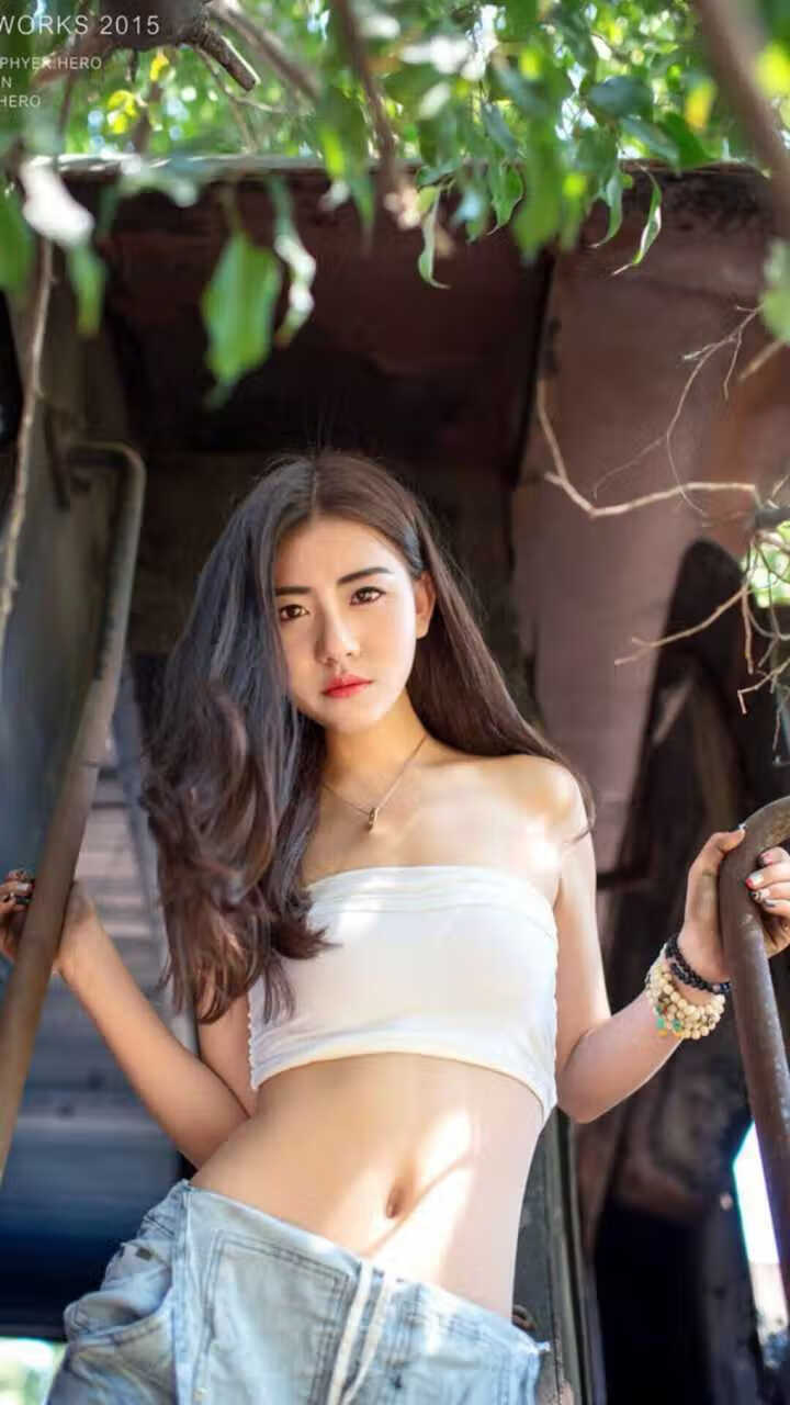 开云体育官网-当凤凰城的蛛网笼罩夏洛特，马德里的手术刀切开僵局—体育英雄主义的隔空对话